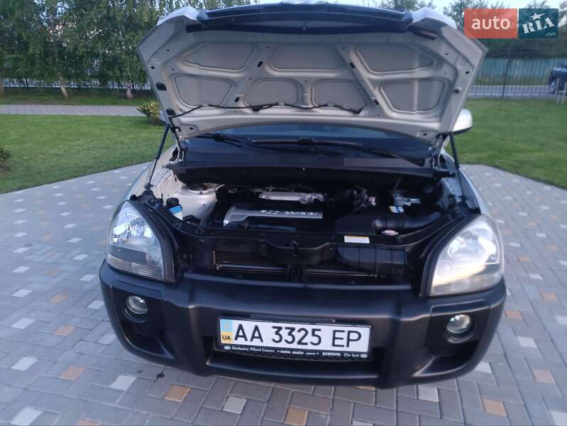 Позашляховик / Кросовер Hyundai Tucson 2006 в Києві