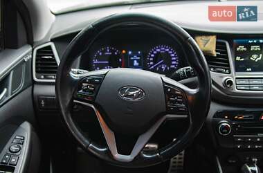 Позашляховик / Кросовер Hyundai Tucson 2015 в 