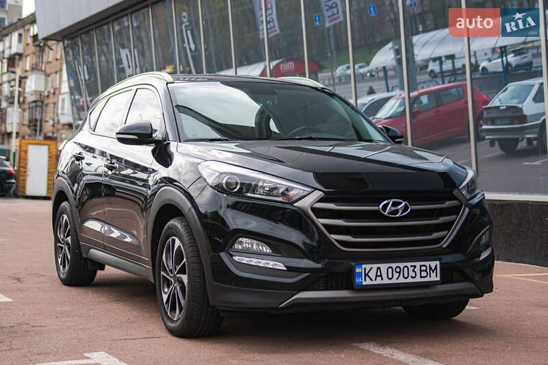 Позашляховик / Кросовер Hyundai Tucson 2015 в 
