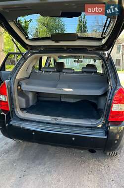 Внедорожник / Кроссовер Hyundai Tucson 2005 в 
