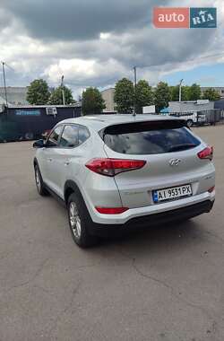 Внедорожник / Кроссовер Hyundai Tucson 2015 в 