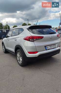 Внедорожник / Кроссовер Hyundai Tucson 2015 в 