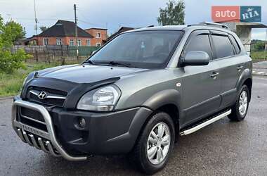 Внедорожник / Кроссовер Hyundai Tucson 2012 в 