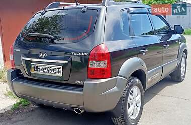 Позашляховик / Кросовер Hyundai Tucson 2012 в 