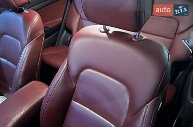 Внедорожник / Кроссовер Hyundai Tucson 2016 в 