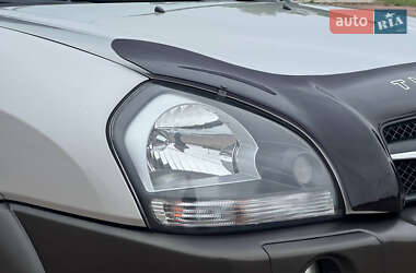 Внедорожник / Кроссовер Hyundai Tucson 2010 в 