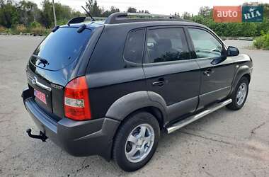 Внедорожник / Кроссовер Hyundai Tucson 2006 в 