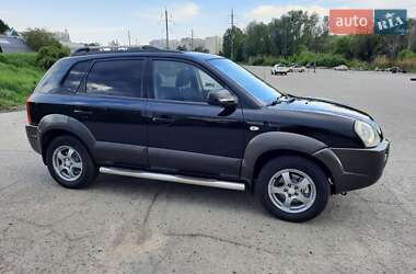 Внедорожник / Кроссовер Hyundai Tucson 2006 в 