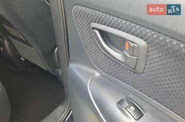 Внедорожник / Кроссовер Hyundai Tucson 2006 в 