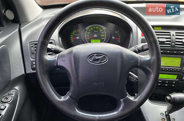 Позашляховик / Кросовер Hyundai Tucson 2009 в 