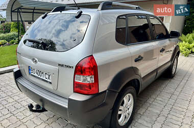 Внедорожник / Кроссовер Hyundai Tucson 2006 в 