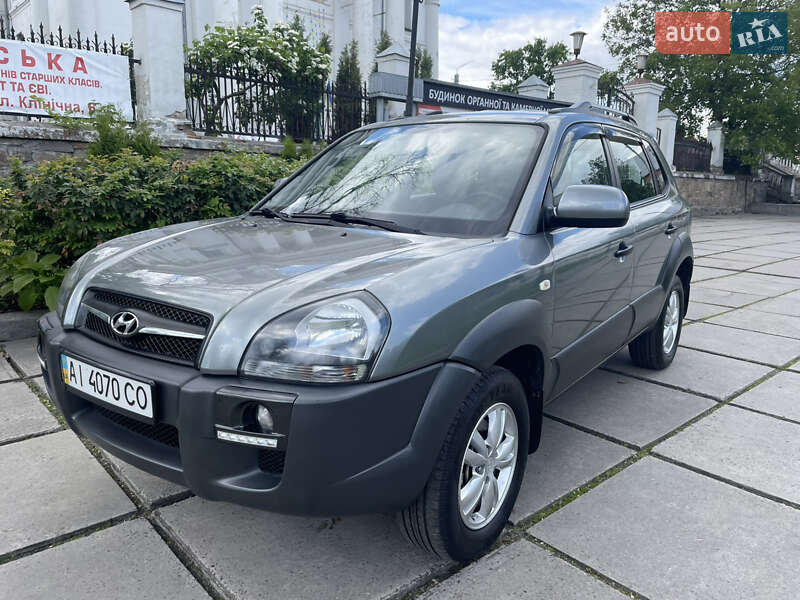 Внедорожник / Кроссовер Hyundai Tucson 2012 в 