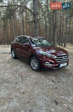 Внедорожник / Кроссовер Hyundai Tucson 2016 в Полтаве