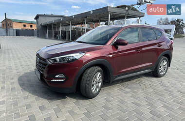 Внедорожник / Кроссовер Hyundai Tucson 2016 в 