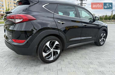 Внедорожник / Кроссовер Hyundai Tucson 2016 в 