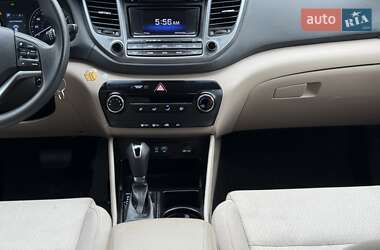 Позашляховик / Кросовер Hyundai Tucson 2017 в 