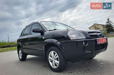 Внедорожник / Кроссовер Hyundai Tucson 2009 в 