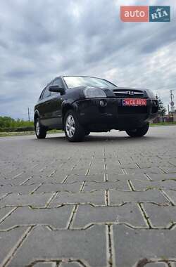 Внедорожник / Кроссовер Hyundai Tucson 2009 в 