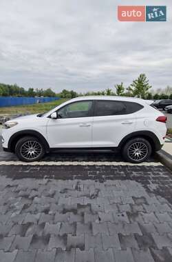 Внедорожник / Кроссовер Hyundai Tucson 2015 в Ирпене