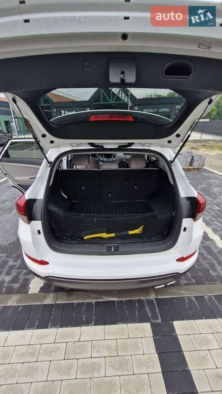 Позашляховик / Кросовер Hyundai Tucson 2015 в Ірпені