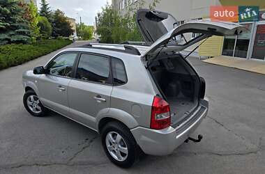 Позашляховик / Кросовер Hyundai Tucson 2006 в 