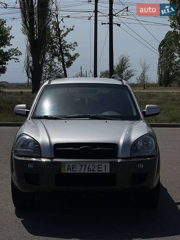 Внедорожник / Кроссовер Hyundai Tucson 2006 в 