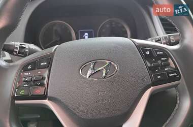 Внедорожник / Кроссовер Hyundai Tucson 2017 в 