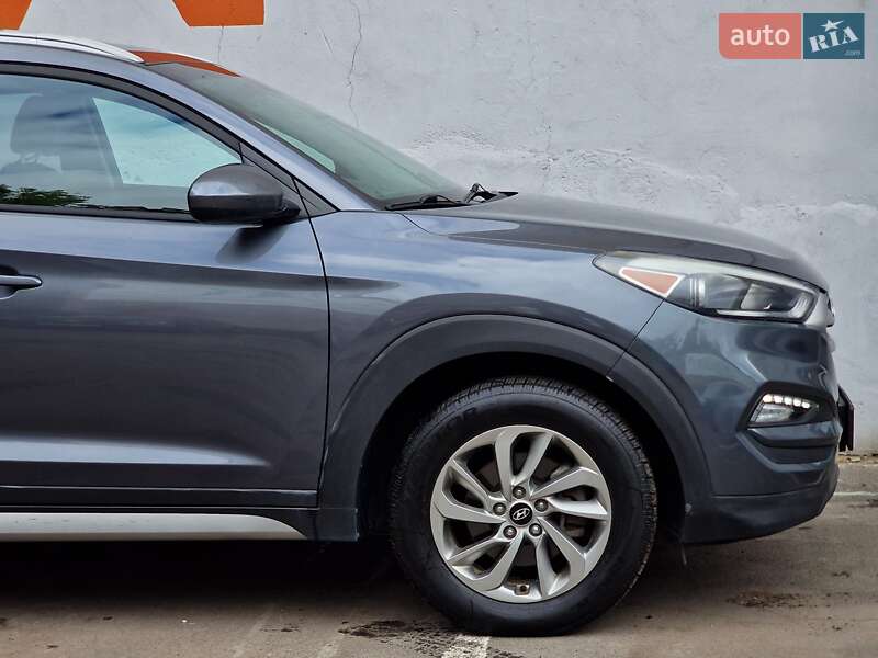 Позашляховик / Кросовер Hyundai Tucson 2016 в Одесі
