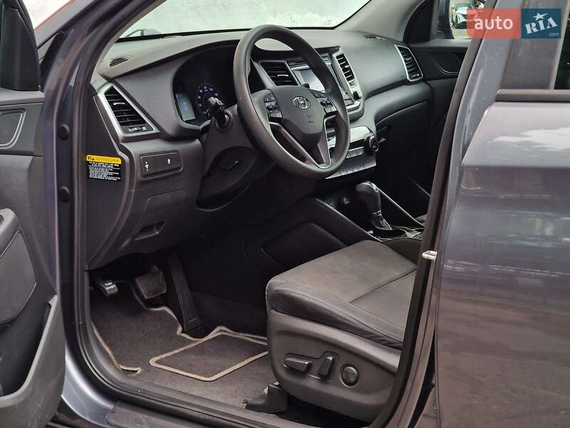 Позашляховик / Кросовер Hyundai Tucson 2016 в Одесі
