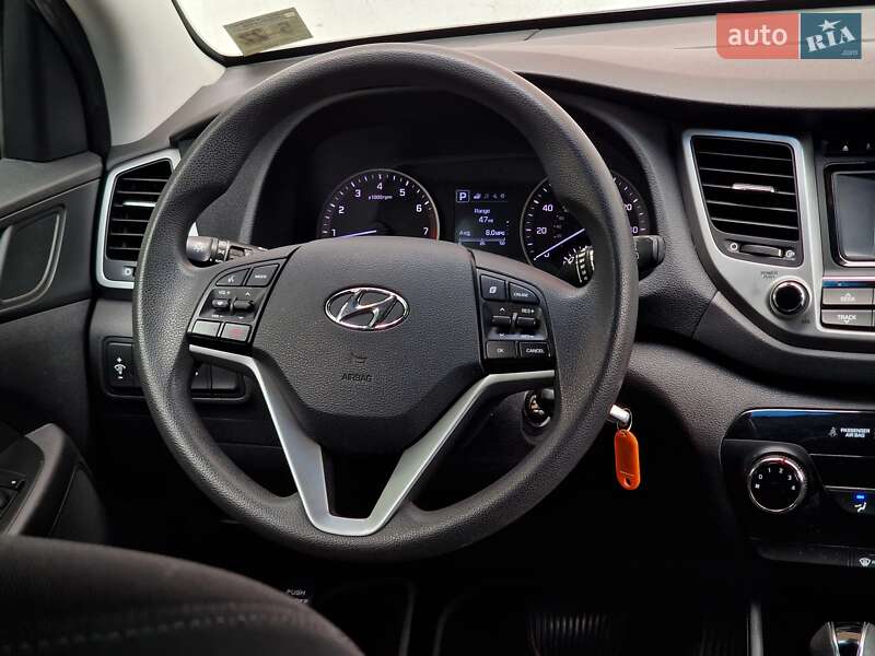 Позашляховик / Кросовер Hyundai Tucson 2016 в Одесі