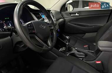 Внедорожник / Кроссовер Hyundai Tucson 2016 в 