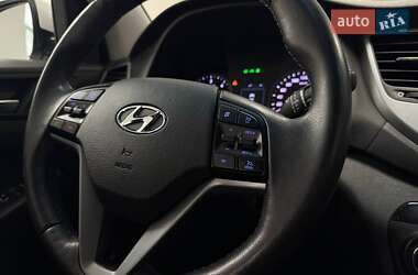 Внедорожник / Кроссовер Hyundai Tucson 2016 в 