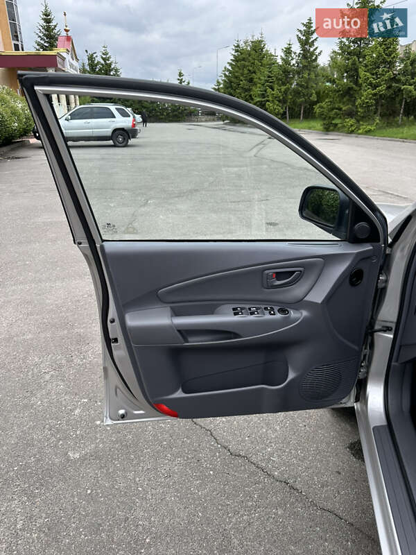 Позашляховик / Кросовер Hyundai Tucson 2005 в Тернополі