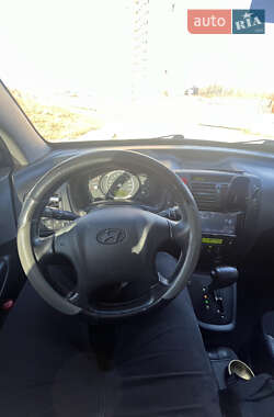 Внедорожник / Кроссовер Hyundai Tucson 2011 в 