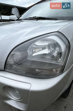 Внедорожник / Кроссовер Hyundai Tucson 2006 в 