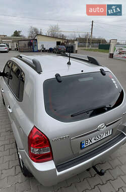 Внедорожник / Кроссовер Hyundai Tucson 2006 в 