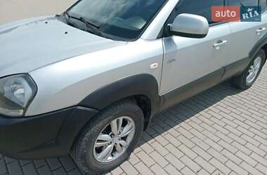 Позашляховик / Кросовер Hyundai Tucson 2011 в 