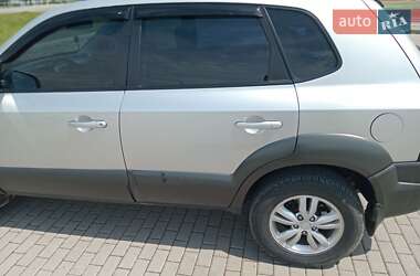 Позашляховик / Кросовер Hyundai Tucson 2011 в 
