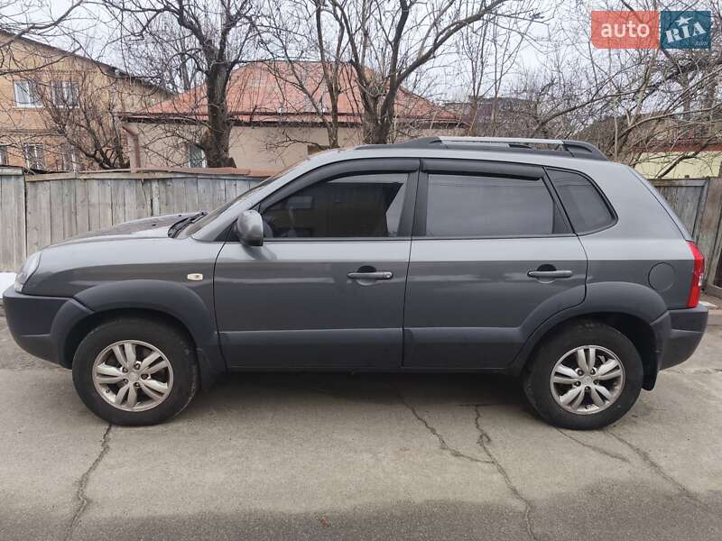 Позашляховик / Кросовер Hyundai Tucson 2011 в Києві