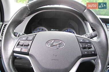 Внедорожник / Кроссовер Hyundai Tucson 2017 в 