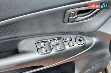 Внедорожник / Кроссовер Hyundai Tucson 2006 в 