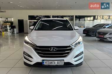 Внедорожник / Кроссовер Hyundai Tucson 2016 в 