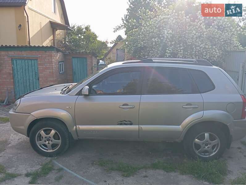 Позашляховик / Кросовер Hyundai Tucson 2006 в 