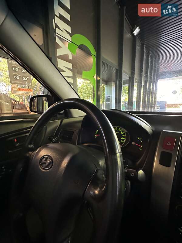 Позашляховик / Кросовер Hyundai Tucson 2008 в Борисполі