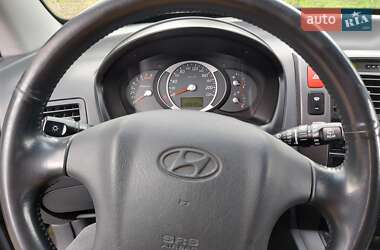 Позашляховик / Кросовер Hyundai Tucson 2006 в 