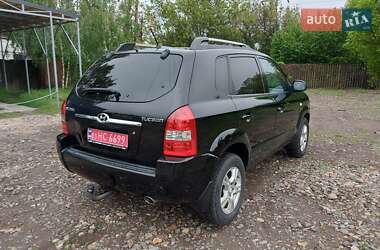 Позашляховик / Кросовер Hyundai Tucson 2006 в 