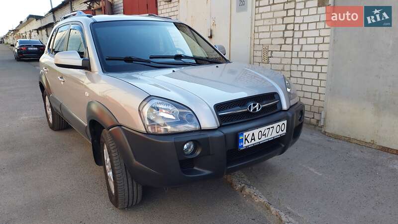 Внедорожник / Кроссовер Hyundai Tucson 2007 в 