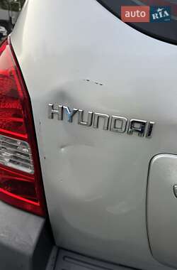 Внедорожник / Кроссовер Hyundai Tucson 2011 в 