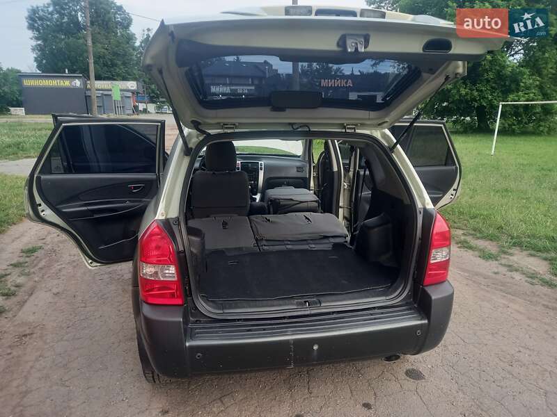 Позашляховик / Кросовер Hyundai Tucson 2007 в Сумах фото 8 Позашляховик / Кросовер Hyundai Tucson 2007 в Сумах
