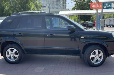 Внедорожник / Кроссовер Hyundai Tucson 2006 в 